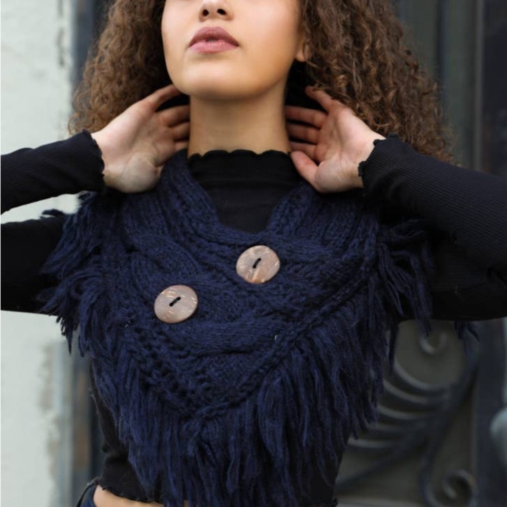 Heathered Shoulder Warmer with Coco Buttons